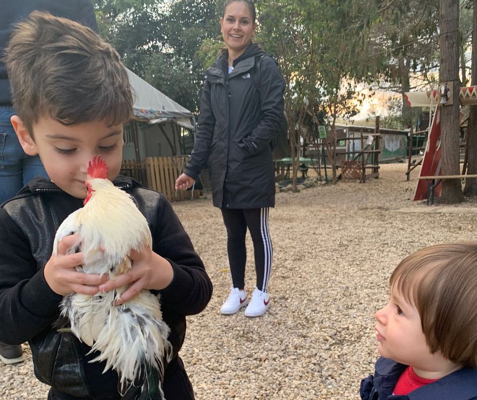 In fattoria troverai ad aspettarti loro e tanti altri animali: prenota subito la tua visita.